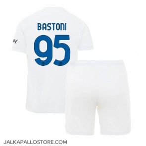 Inter Milan Alessandro Bastoni #95 Vieraspaita Lapsille 2023-24 Lyhythihainen (+ shortsit)